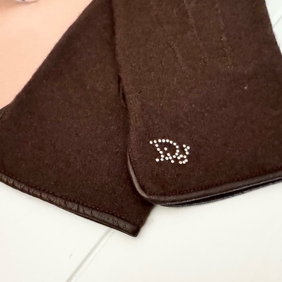 New Vintage Dior Brown Cashmere Gloves - Picture 4 of 6